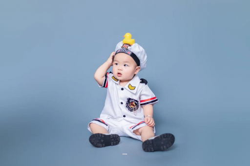 嘉鱼宝宝什么时候会抬头