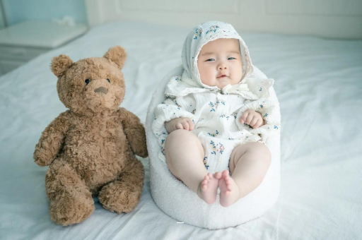 嘉鱼宝宝眼角发青怎么回事